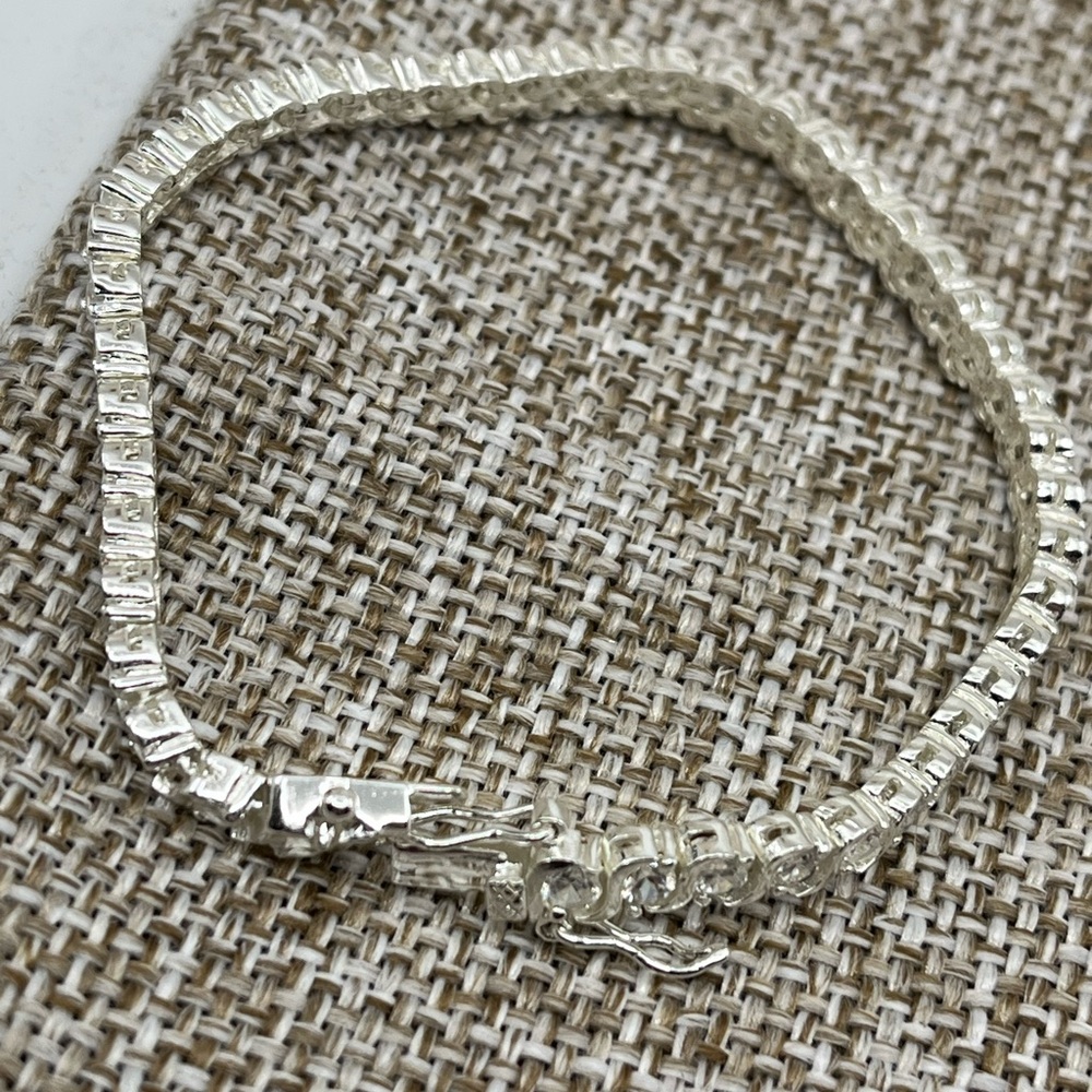 Vintage 7” Sterling Silver CZ Tennis Bracelet – Timeless Sparkle - Picture 14 of 17